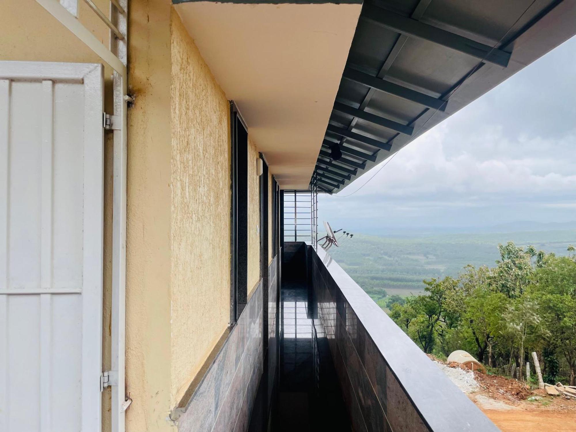 Rashi Z View Estate Stay Tarikere Екстериор снимка